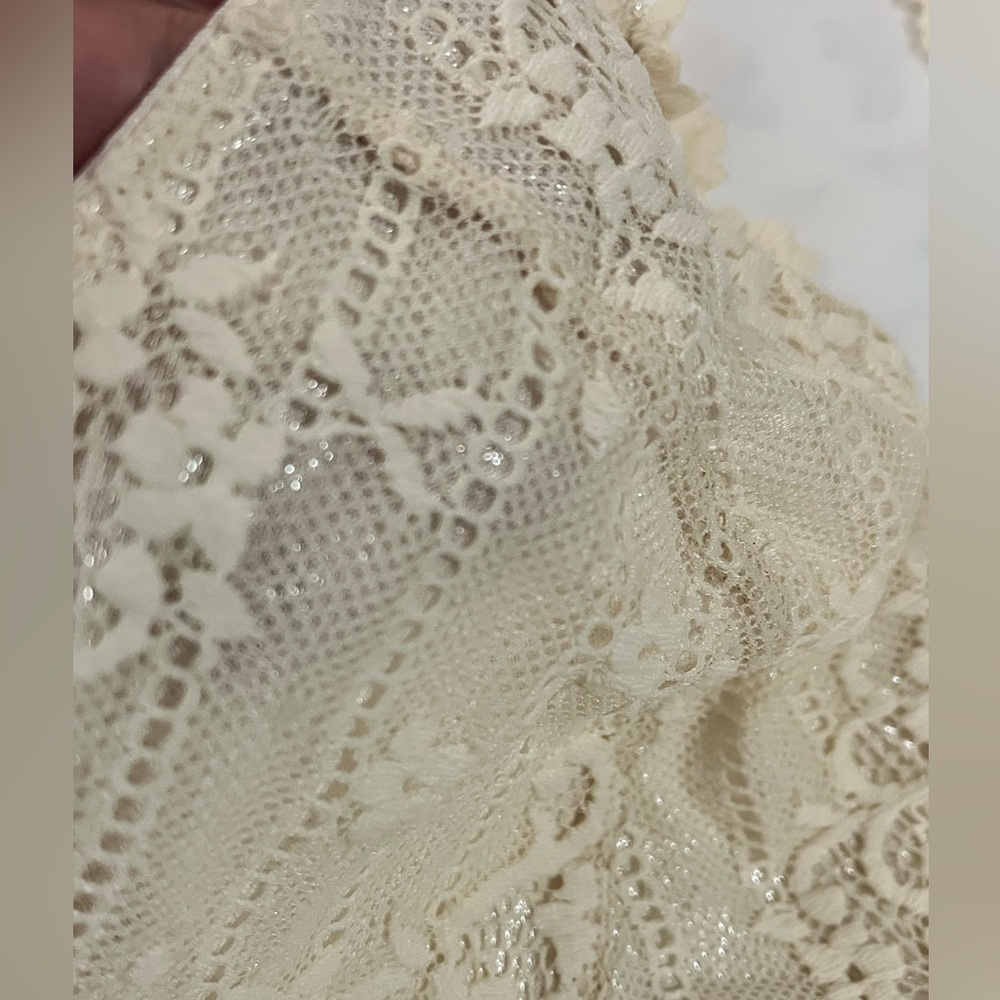 Abercrombie & Fitch & Gilly Hicks Cream Lace Unlined Bralette NWT Neutral Size M - Picture 3 of 7